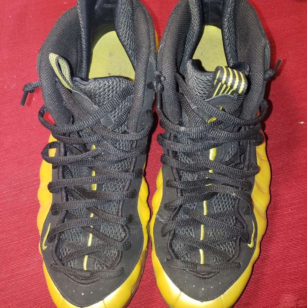 Nike yellow and black Foamposites sz 12